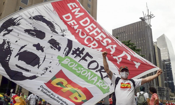 Adilson Araújo: Bolsonaro confronta STF, ameaça a democracia e quer implantar no Brasil um regime neofascista
