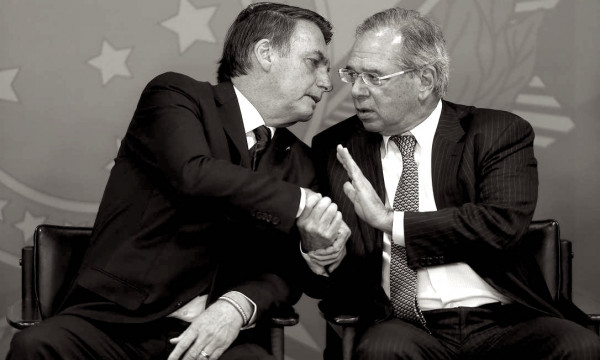 Bolsonaro terceiriza presidência e sai em campanha