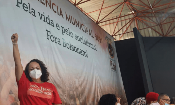 Derrotar Bolsonaro e retomar a dignidade da população brasileira