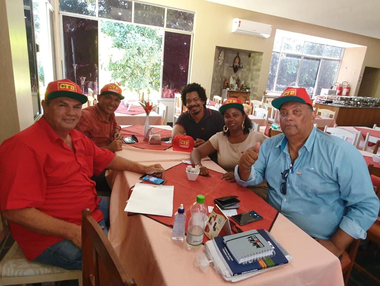 O presidente da CTB-Bahia participa de reunião com o Fórum dos Técnicos das Universidades Estaduais da Bahia.