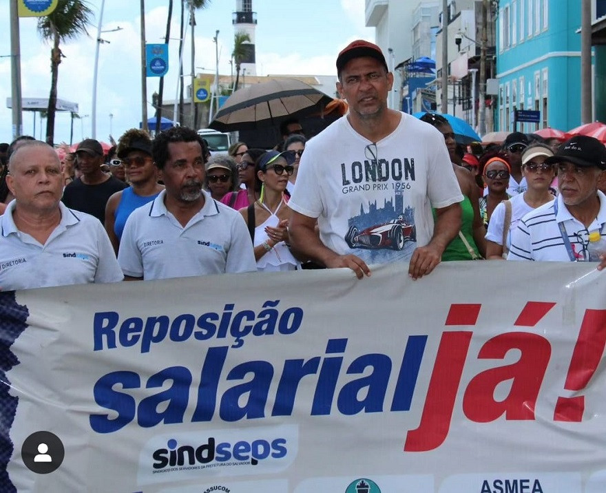 Sindseps bota bloco na rua em protesto contra Prefeitura de Salvador