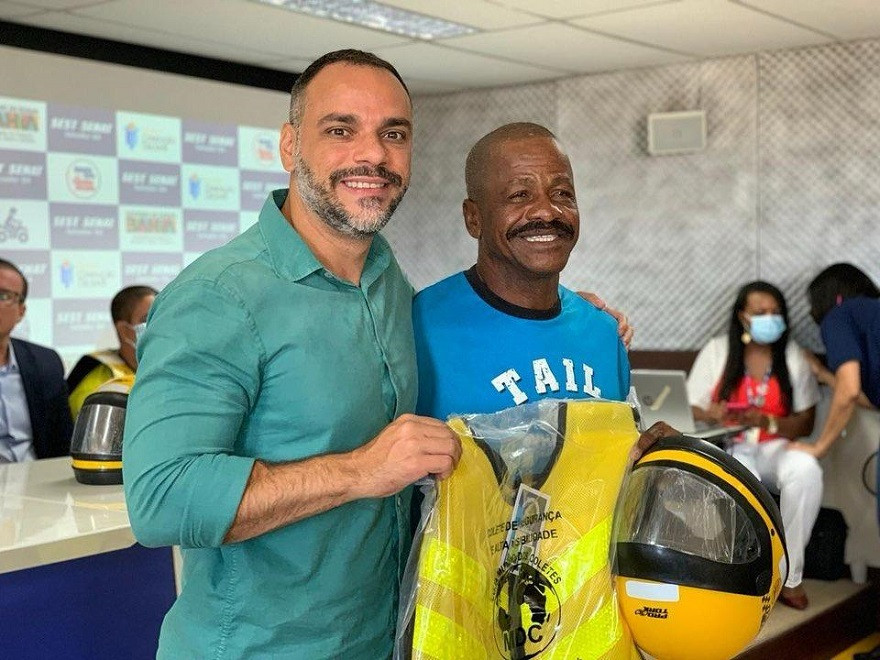 Sem "costurar", Augusto Vasconcelos reforça importância de aplicativo para mototaxistas  