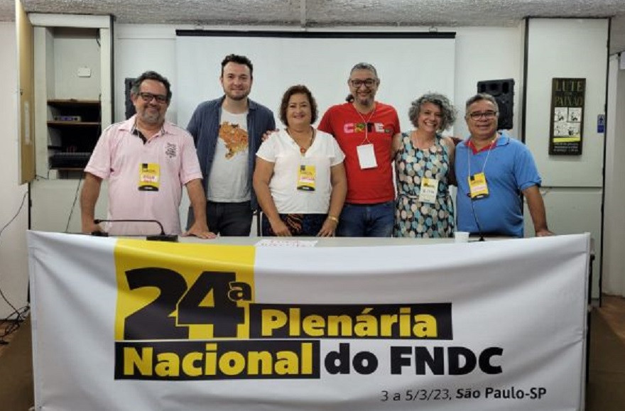 Ivanilda Brito é eleita para coordenação do FNDC, que exige saída do ministro