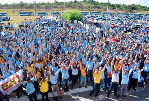 Operários do Complexo Ford na Bahia conquistam 4 anos de estabilidade