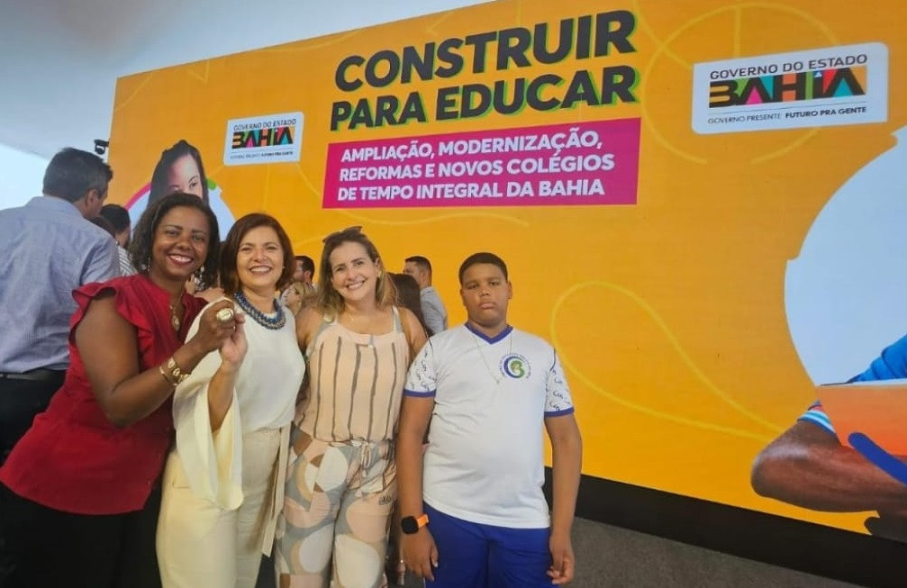 Daiana Alcântara celebra conquista do Sintest e da categoria em Feira