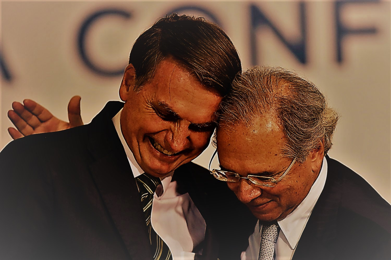 Bolsonaro suspende direitos trabalhistas e dá superpoderes às empresas