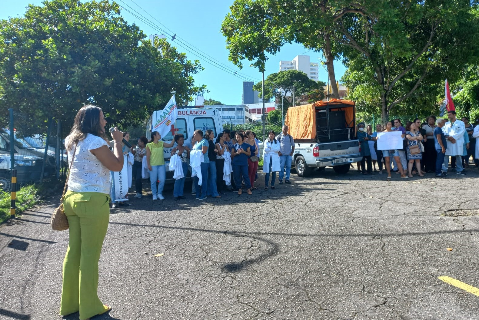 SindsaúdeBa protesta no HGE contra proposta de reajuste do governo