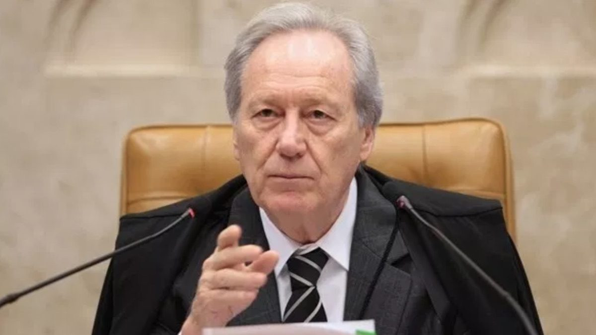 Lewandowski determina divulgação de exames de Bolsonaro para Covid-19
