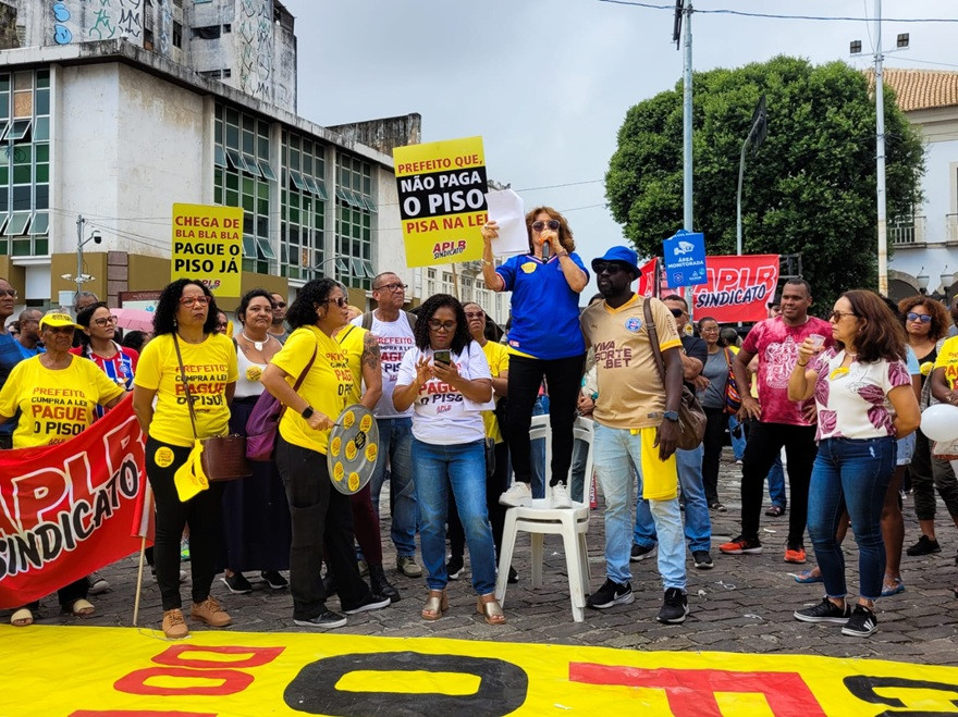 APLB segue firme com a greve dos professores em Salvador