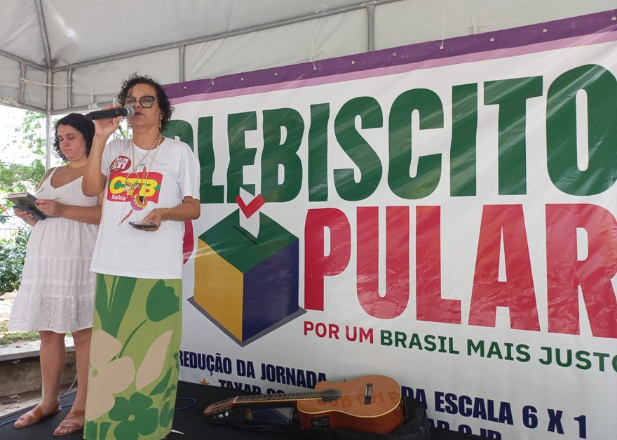 Rosa de Souza destaca força do plebiscito popular