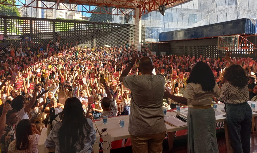 APLB mantém greve: prefeito de Salvador não paga piso e "paga pra ver"  