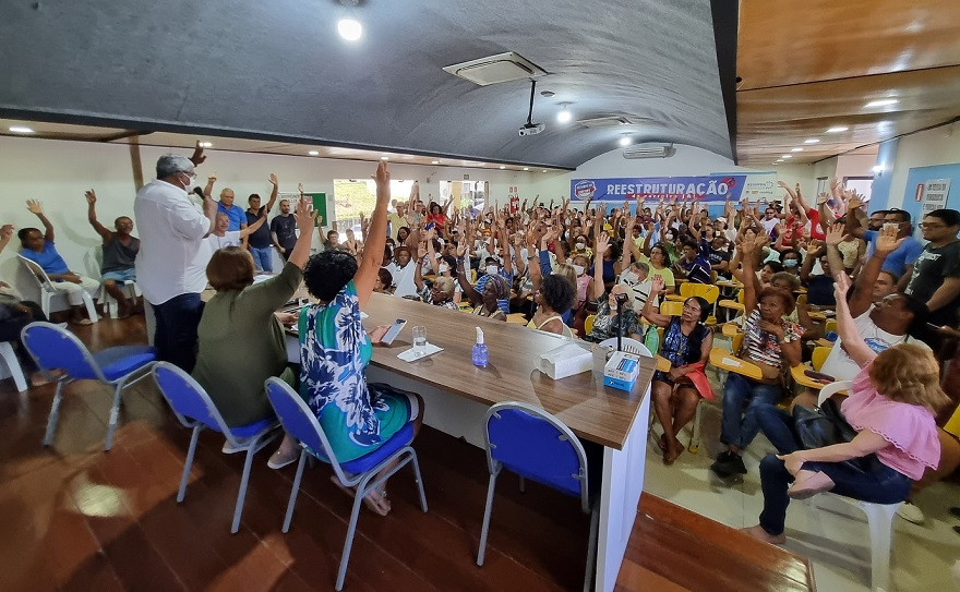 Assembleia da ASSUFBA rejeita proposta do governo e FASUBRA entrega contraproposta 