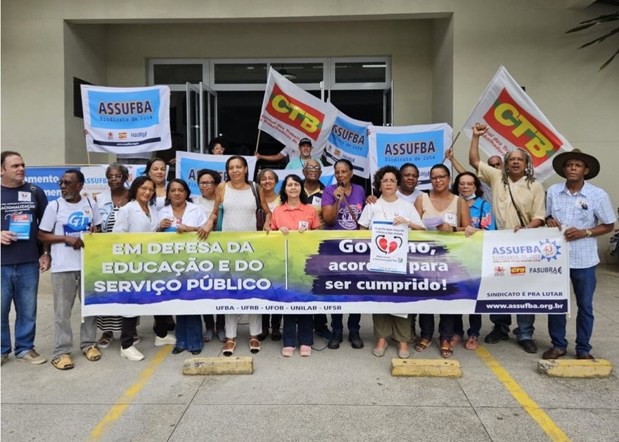 ASSUFBA fortalece paralisação nacional na Bahia com ato no HUPES