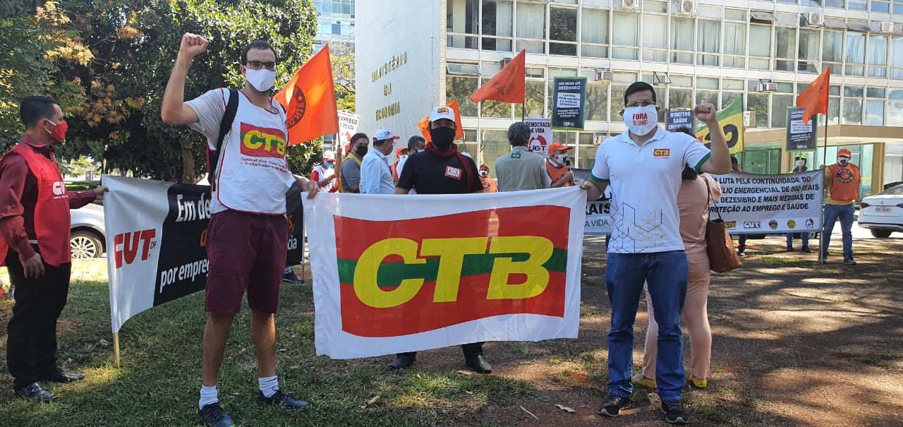 Ato no Ministério da Economia simbolizou luta em defesa da sobrevivência de trabalhadores e trabalhadoras