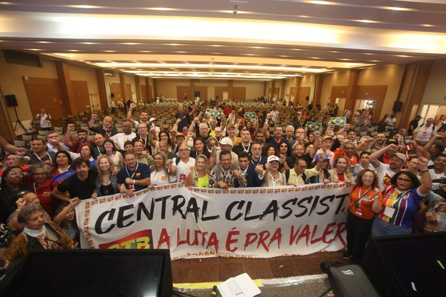 Adilson Araújo é reeleito presidente nacional da CTB e Bahia tem destaque