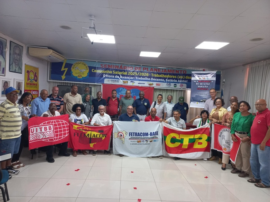FLEMACOM, CTB e CEBRAPAZ realizam ação e debate pela paz