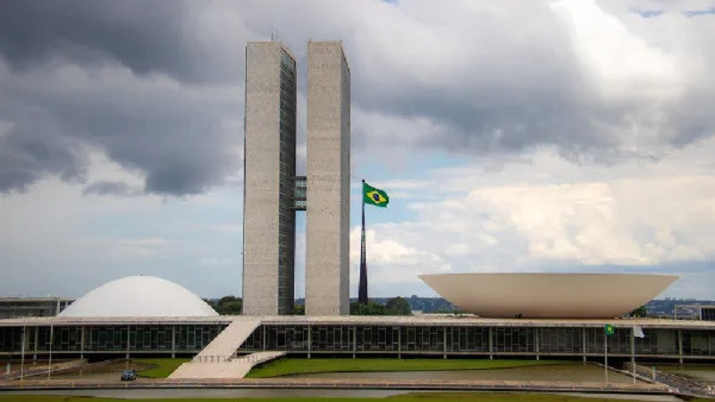 Pré-candidatos à presidente da Câmara e seus votos sobre interesses dos trabalhadores