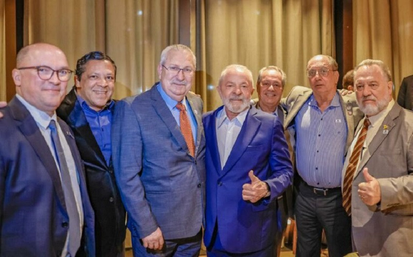 Adilson exalta presença da CTB  e centrais na comitiva do presidente Lula nos EUA