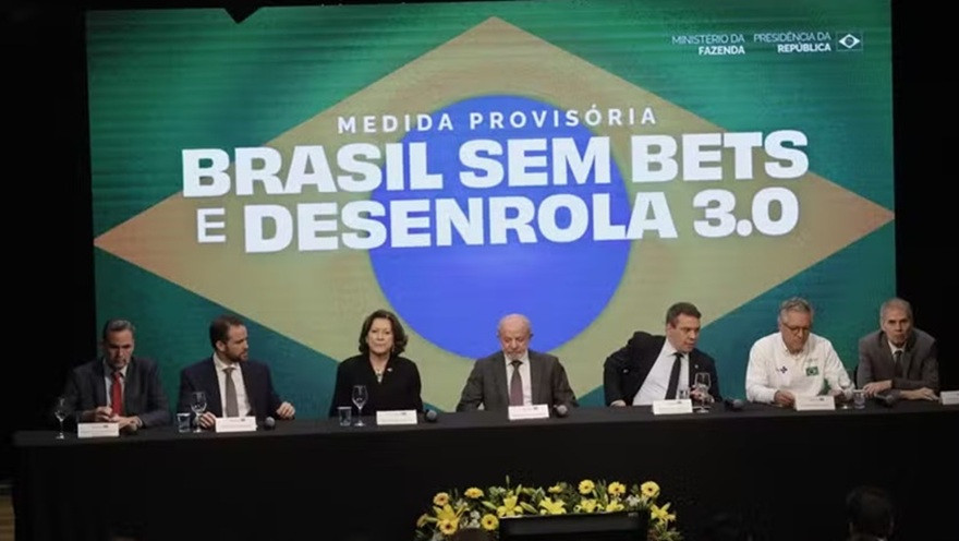 Lula assina MP que proíbe bets e lança o Desenrola 3.0