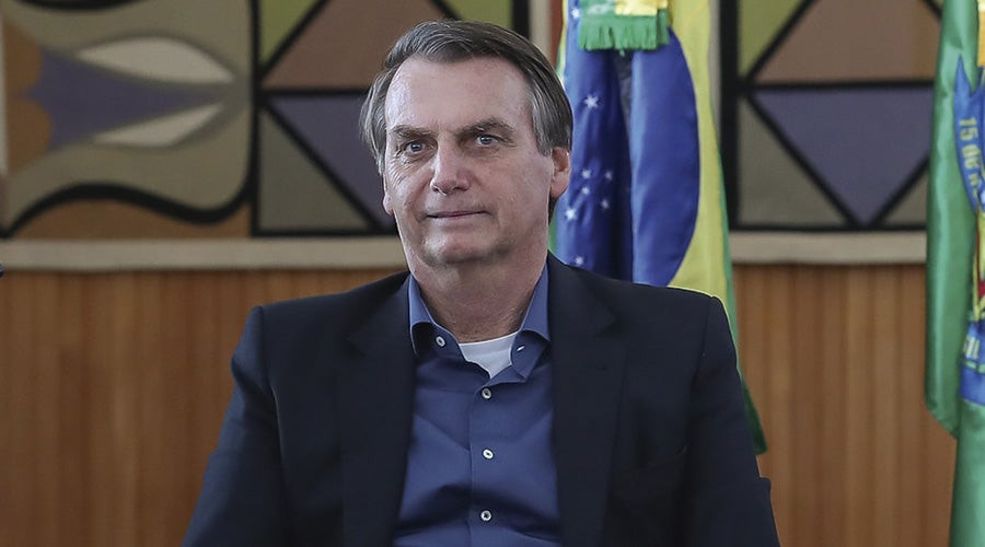 Bolsonaro sanciona lei que cria imposto sobre férias, 13º e horas extras