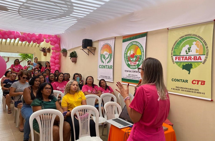 Tem que "se tocar": STTAR Juazeiro realiza ação do Outubro Rosa com trabalhadoras 