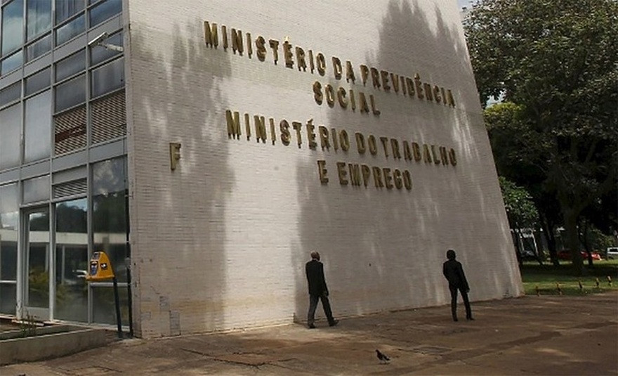 Entidades devem ficar atentas: MTE cancela 7.416 registros sindicais inativos