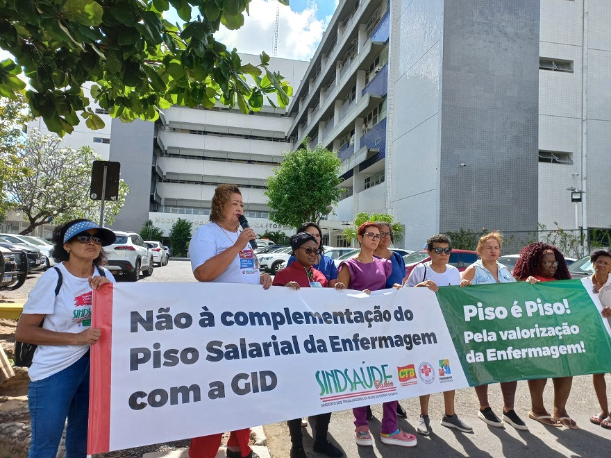 Sindsaúde não "dá alta" à luta pelo piso da enfermagem e protesta no HGRS