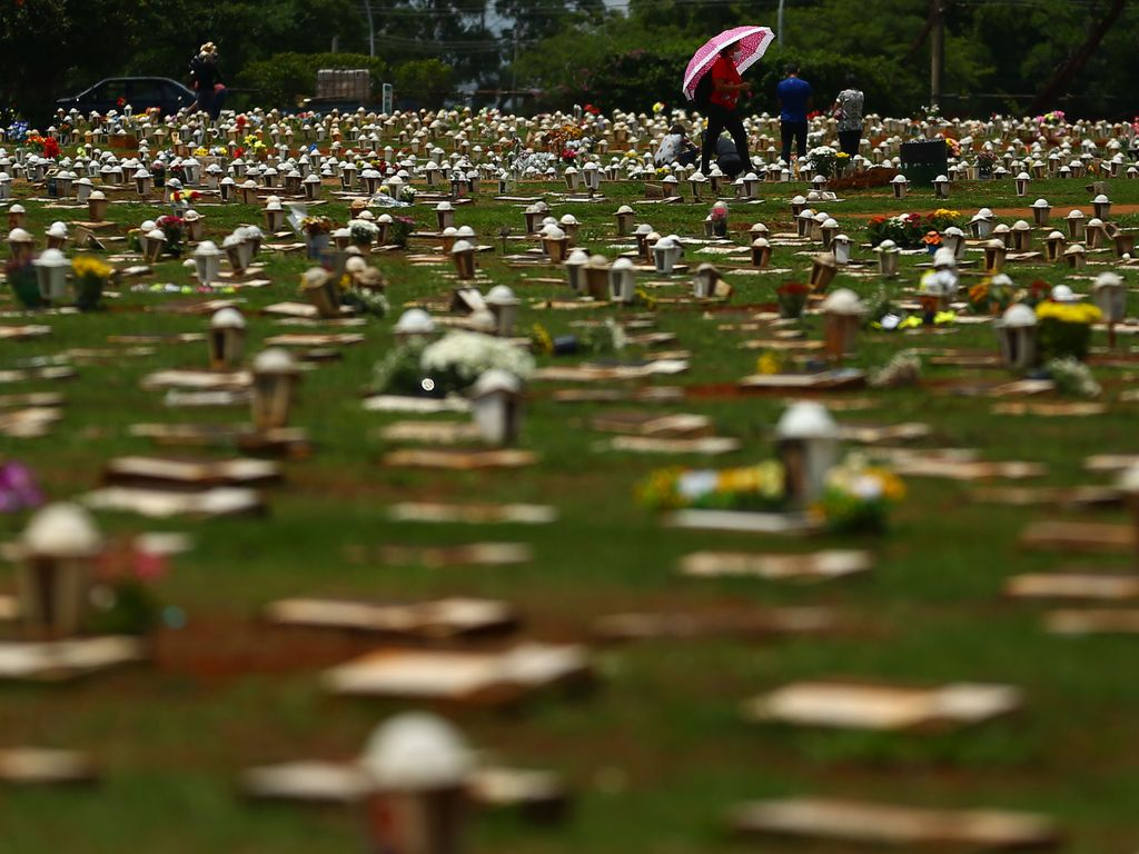 Neste Dia de Finados vamos reverenciar os nossos mortos e celebrar a vida