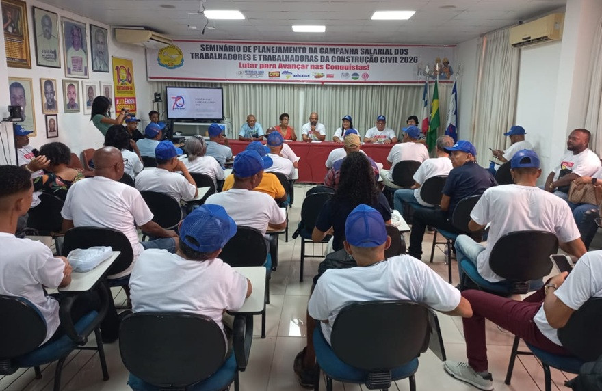 Em seminário, SINTRACOM e FETRACOM planejam campanha salarial