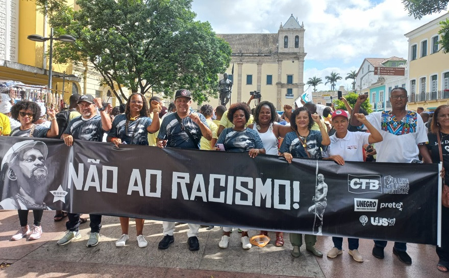 CTB e UNEGRO celebram resistência negra na lavagem da estátua de Zumbi 