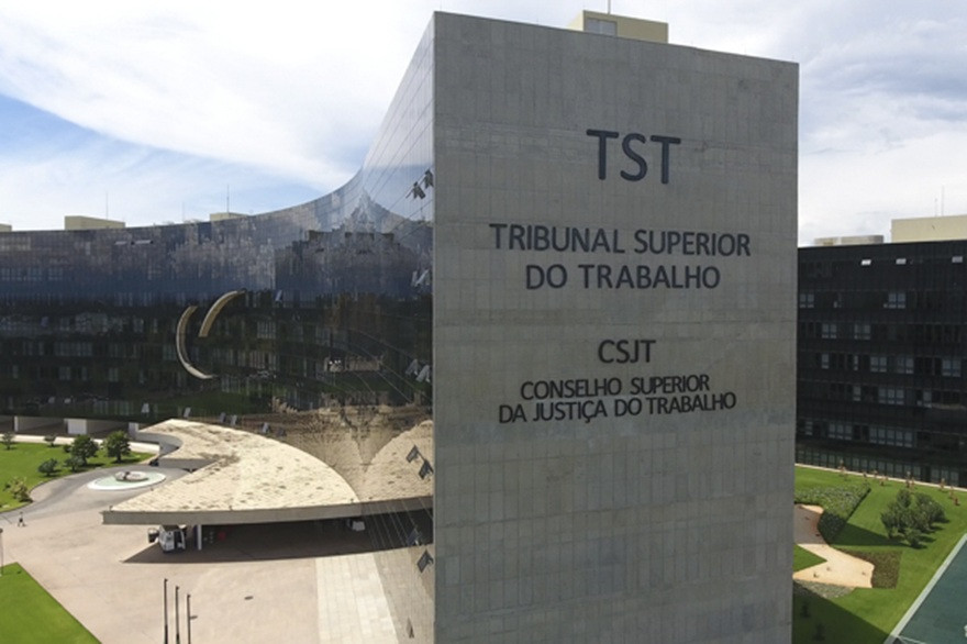 Adilson Araújo comemora decisão do TST sobre dissídio coletivo
