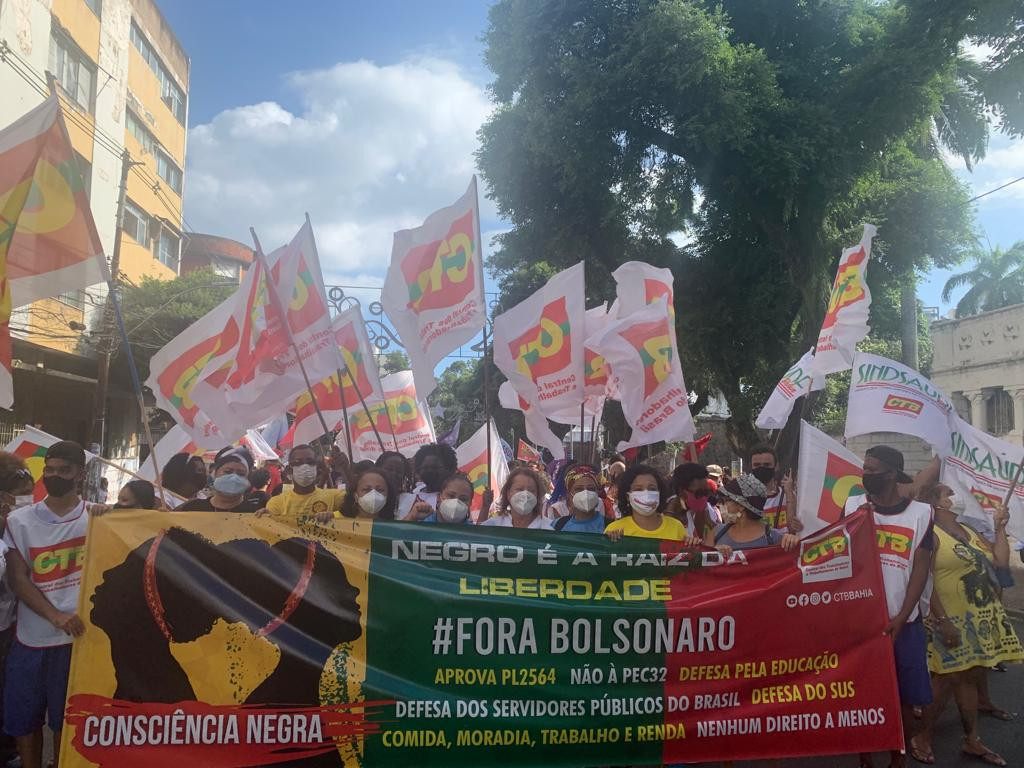 Fora Bolsonaro ganha às ruas de Salvador no Dia da Consciência Negra