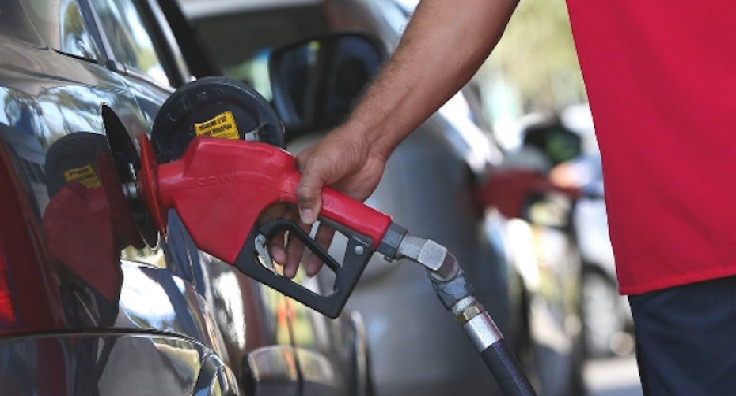 Privatização da RLAM já eleva preço da gasolina na Bahia