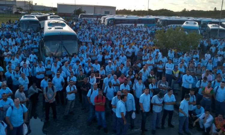 Decreto da Prefeitura de Camaçari permite demissão em massa no Complexo Ford