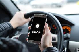 Há vínculo empregatício entre Uber e motorista, decide corte francesa