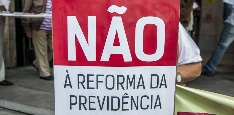 Bolsonaro censura as informações da reforma