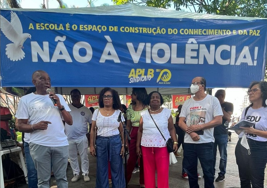 APLB celebra 71 anos aderindo à greve nacional dos professores