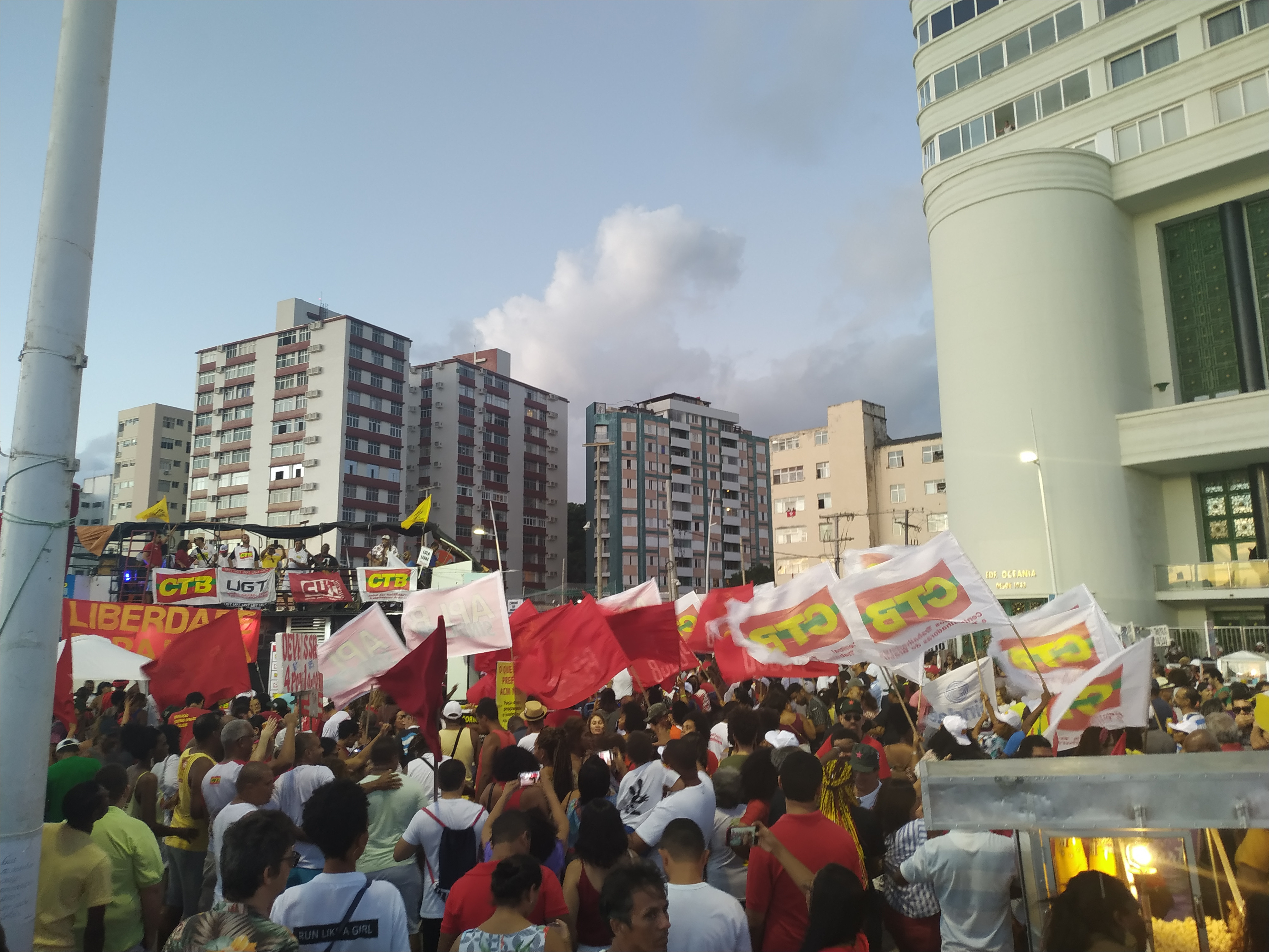1º de Maio: Trabalhadores contra a reforma da previdência,  rumo a greve geral !