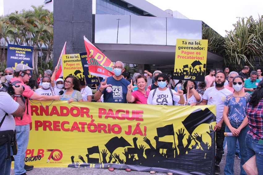 APLB protesta, exige pagamento dos precatórios com juros e mobiliza professores