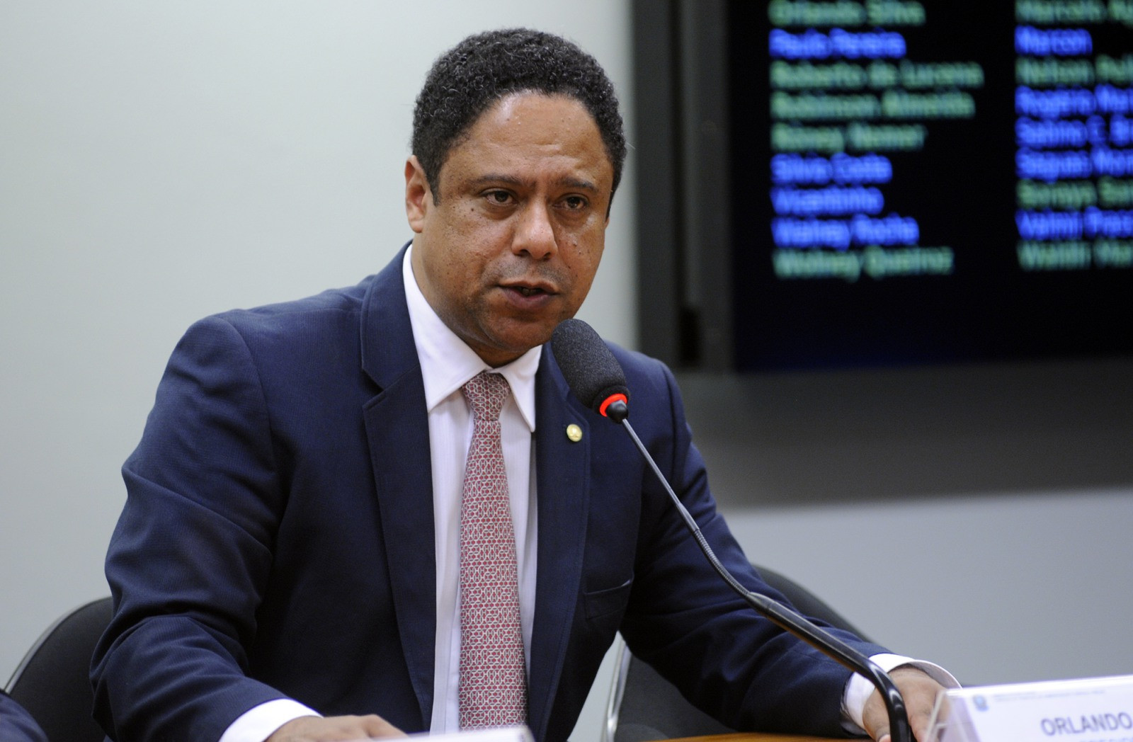 Orlando Silva apresenta projeto para suspender decreto de Bolsonaro que aprofunda a precarização do mercado de trabalho no Brasil
