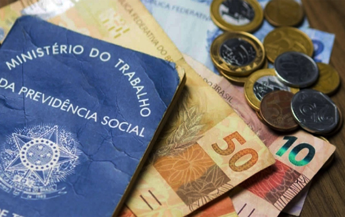 Guedes mantém proposta de salário mínimo sem aumento real para 2021